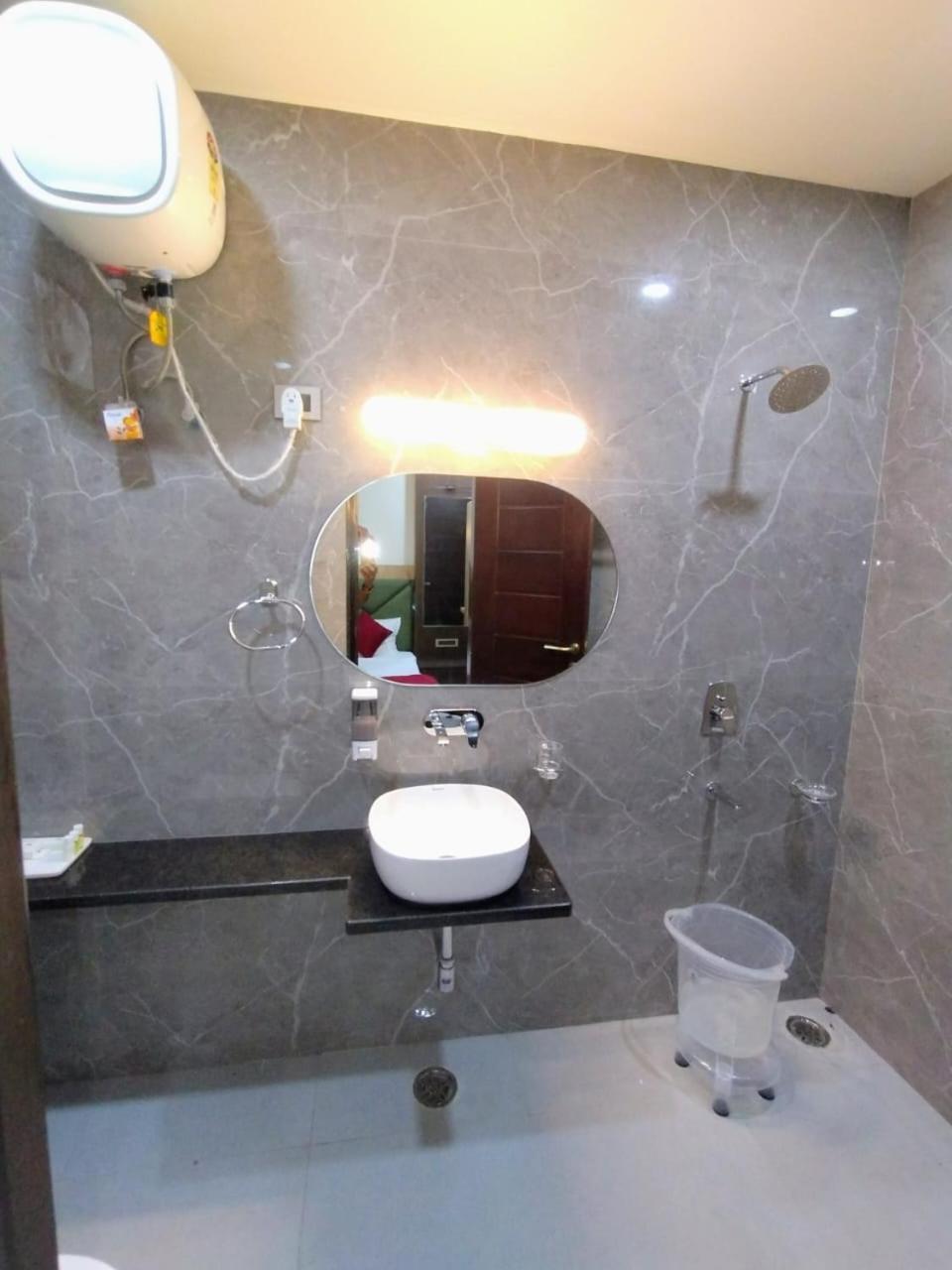 Celebration Guest House ลัคเนา ภายนอก รูปภาพ